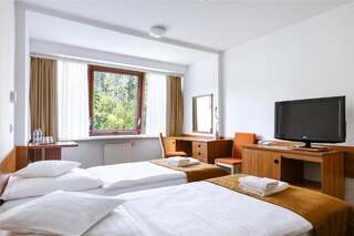 Отель Interferie Sport Hotel Bornit Шклярска-Поремба Двухместный номер с 2 отдельными кроватями-1